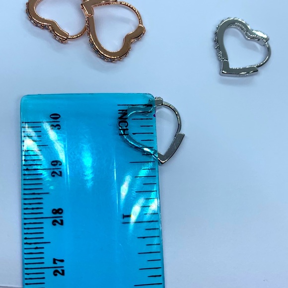🌟 Silver 925 Huggie Hoop Heart Earrings CZ - Picture 7 of 7